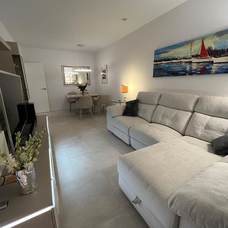 New Build Modern Ap 4 Min Walk To The Beach And Marbella Old Town Eksteriør billede